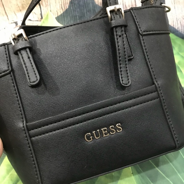 Túi si hiệu Guess