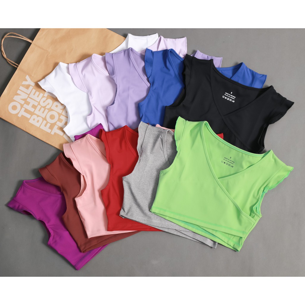 Áo croptop nữ thusports- là loại áo được yêu thích của các bạn gái, với chất liệu thun poly nhập giúp thấm hút mồ hôi