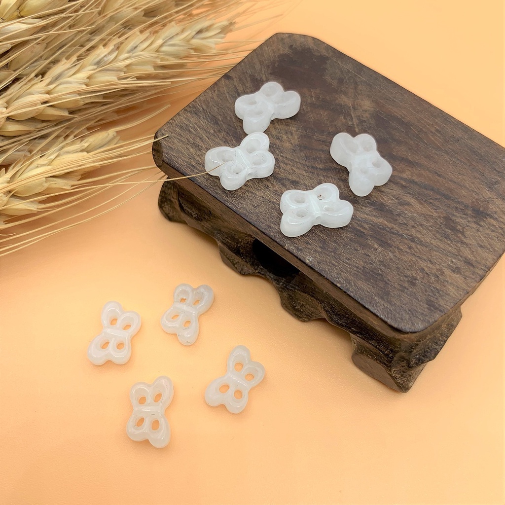 Charm nối hình bướm bằng đá trắng dolomite - BBBN01
