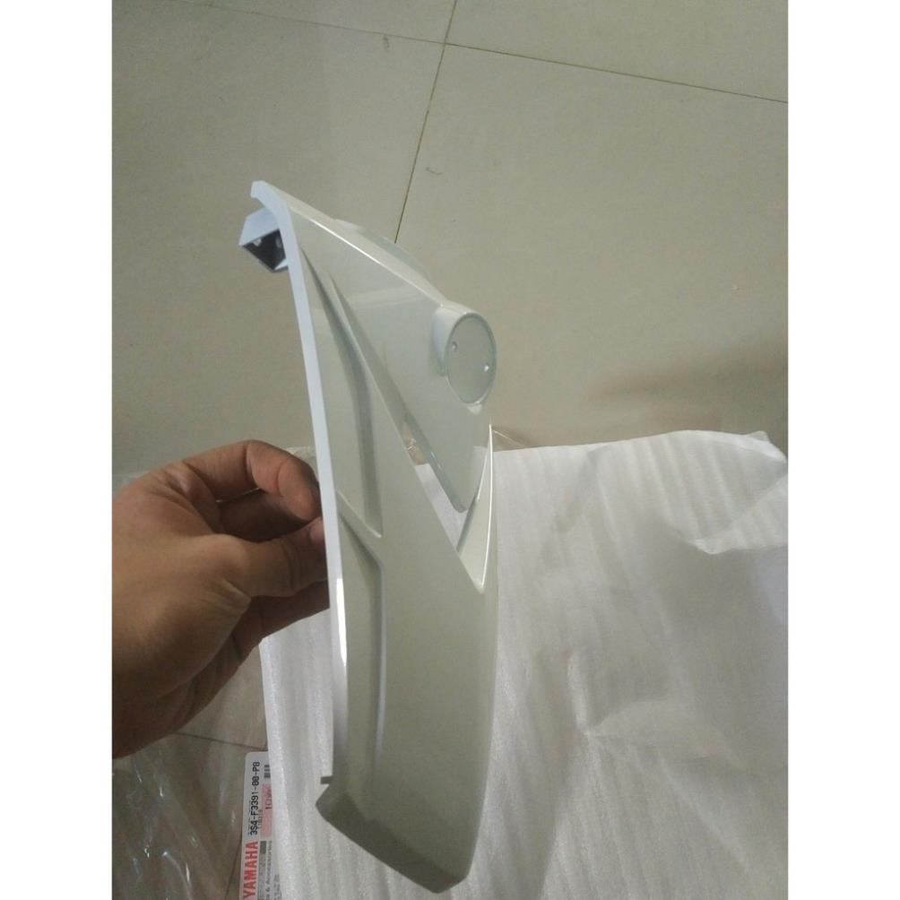 Mặt nạ Sirius trắng Yamaha