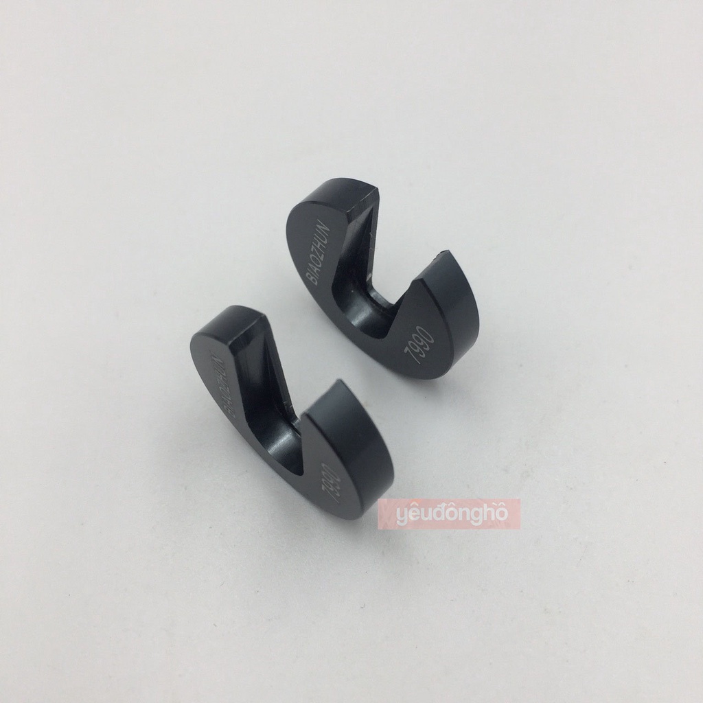 Dụng cụ đỡ bánh xe cân bằng khi sửa chữa đồng hồ