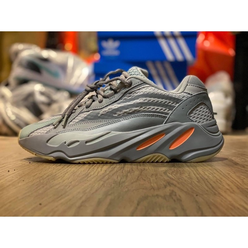 GIÀY SNEAKER NỮ YZ700 HÀNG 1:1. BẢN PHẢN QUANG DÂY VÀ UPPER!