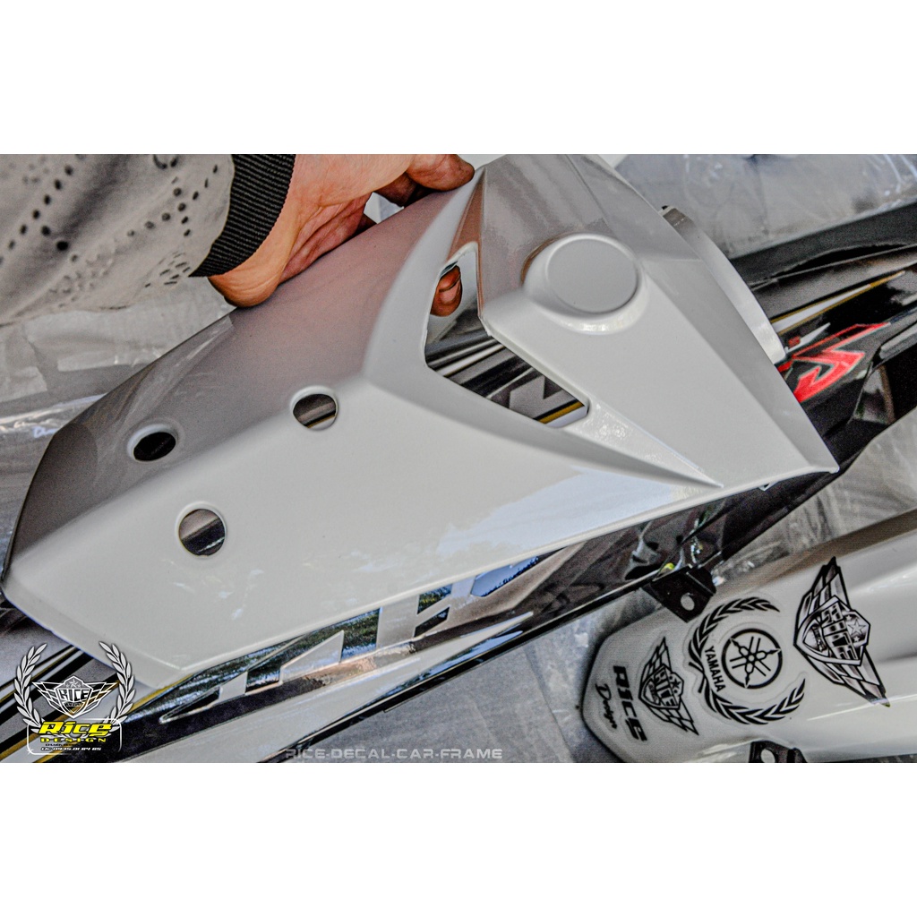 Tem Sirius Trước trắng Sau Đen Mẫu mới Thái Vuông hot