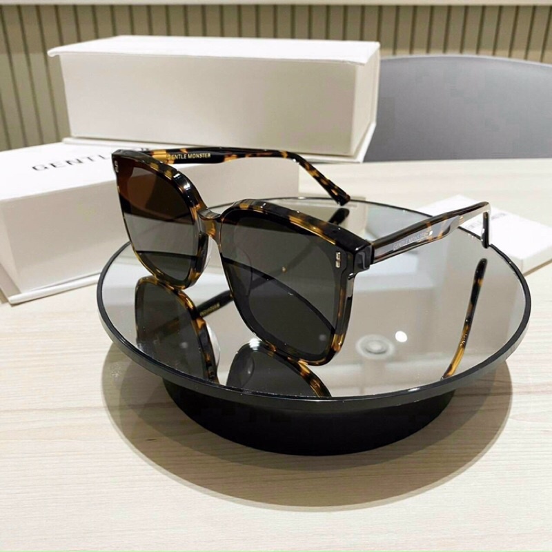 Kính Thời Trang G.M V Fri.da form vuông 2 màu - phiên bản giới hạn 2023