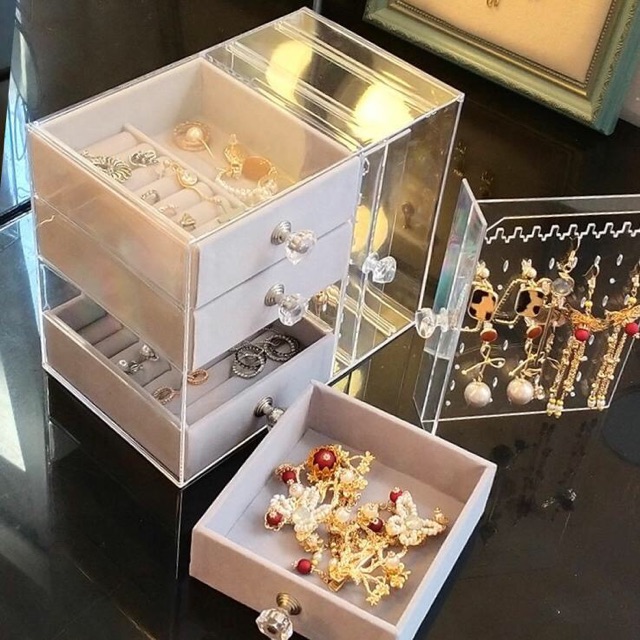 Kệ Đựng Trang Sức - Giá Trưng Bày Bông Tai Dây Chuyền Tiện Dụng