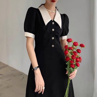 Đầm váy freesize đen cổ trắng nút trước