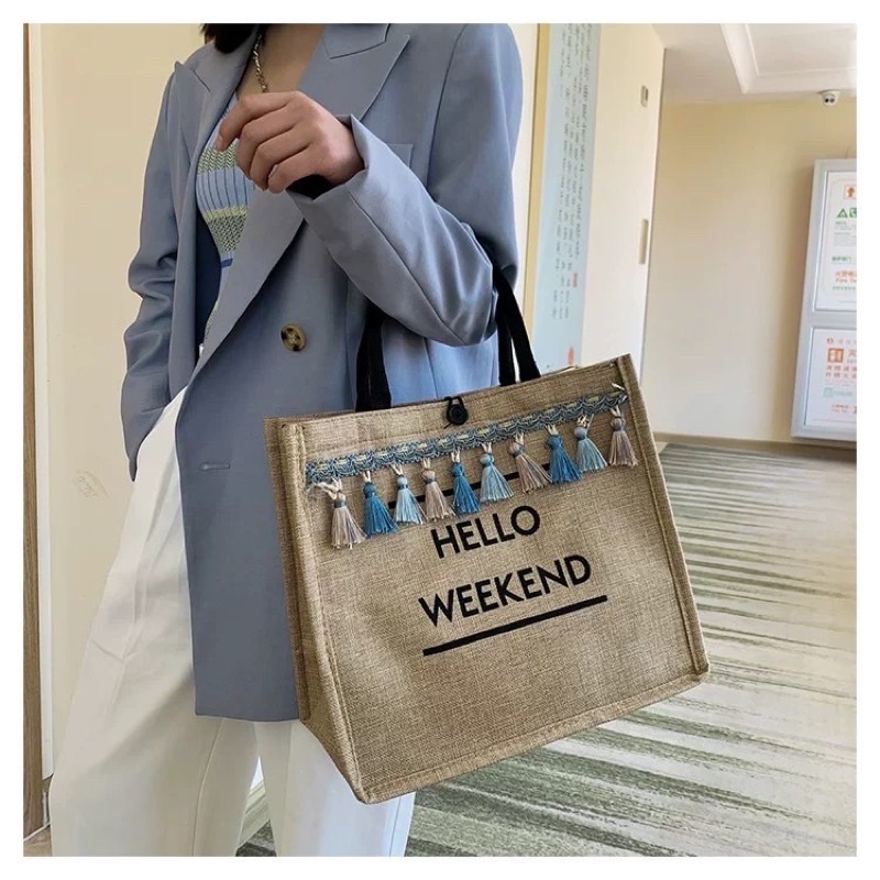 Túi cói HELLO WEEKEND phối tua rua phong cách vintage