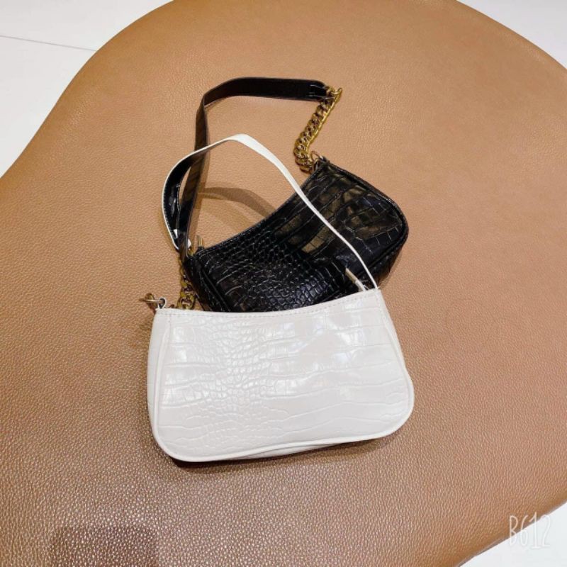 [Mã FAMAYWA2 giảm 10K đơn 50K] Túi Đeo Chéo Nữ Kẹp Nách Dây Xích Kim Loại - Da Vân Rắn Hottrend 2021 (kèm dây đeo vai) | BigBuy360 - bigbuy360.vn