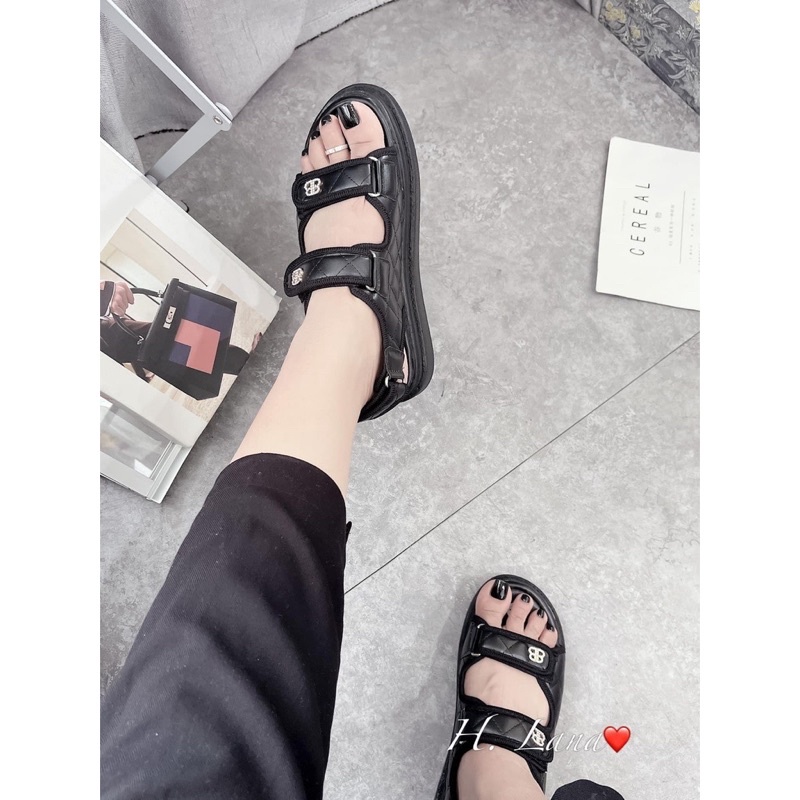 Sandal bánh mì quai dán hot hit