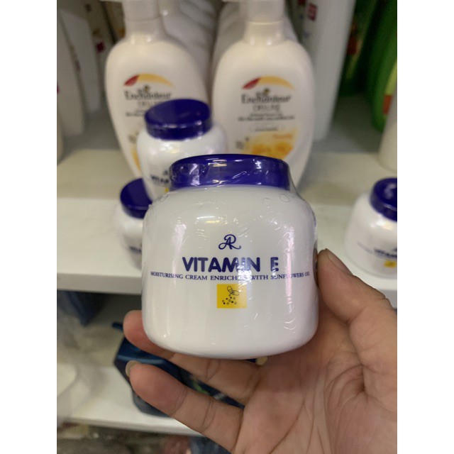 Kem Dưỡng Ẩm Aron VITAMIN E thái lan 200g
