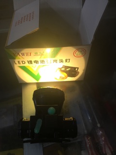 Đèn pin đeo đầu