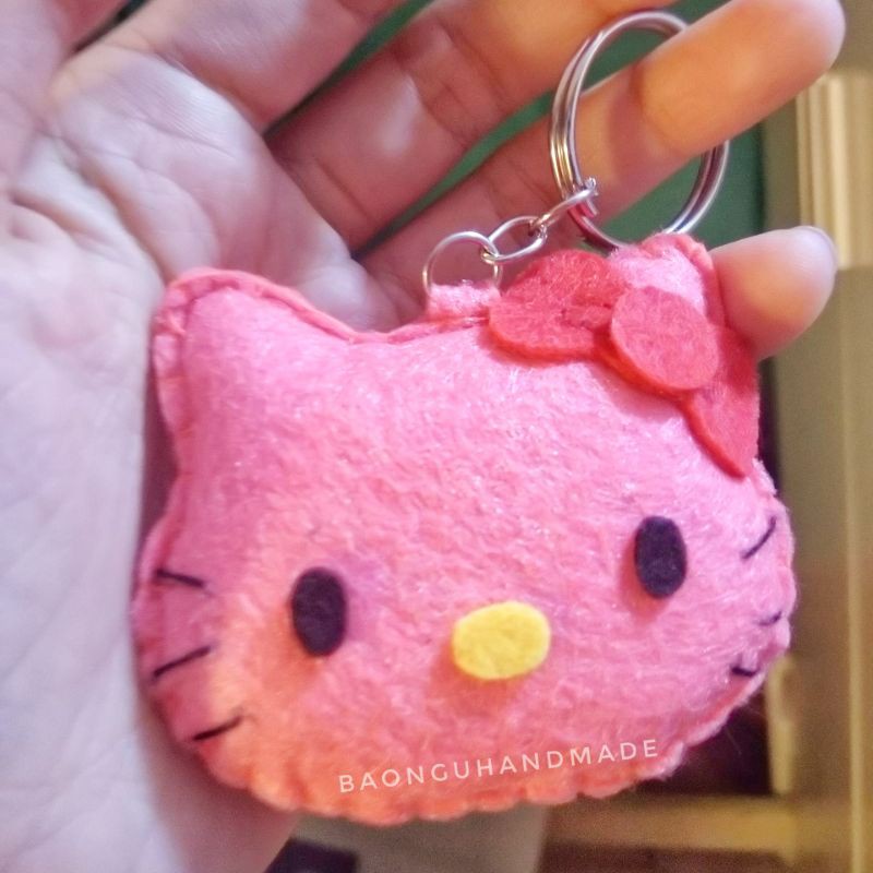 Móc khóa handmade vải nỉ mèo Hello Kitty