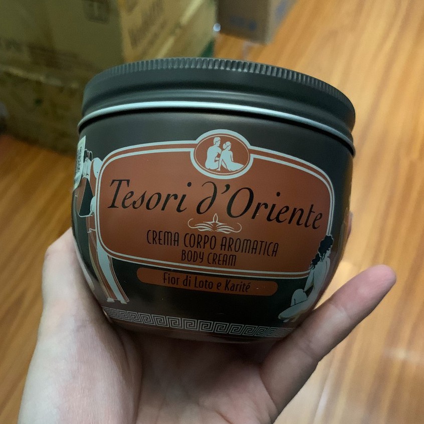 Kem Dưỡng Da Dưỡng Ẩm Nước Hoa Hương Hoa Sen Ý Tesori D'Oriente (300ML) | BigBuy360 - bigbuy360.vn