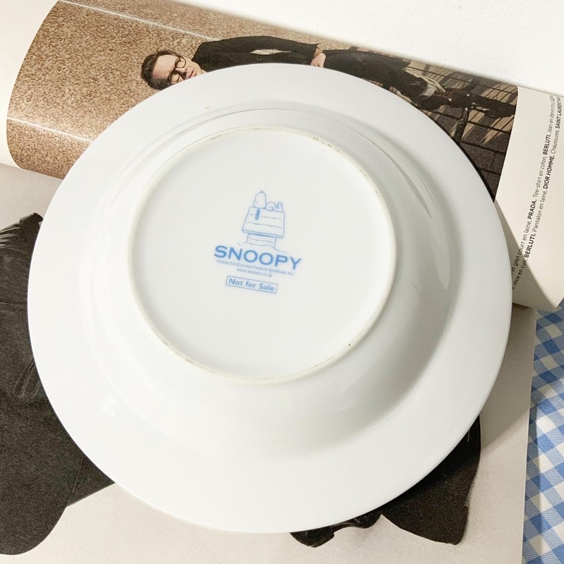 Dĩa lòng sâu chó Snoopy