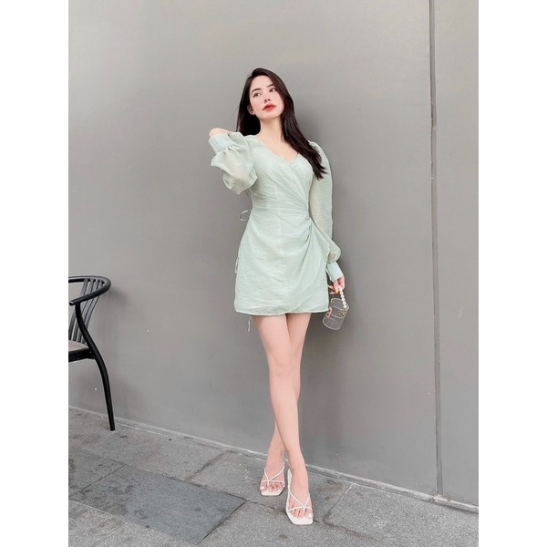 ĐẦM XANH CHÉO NGỰC XẾP LY BÊN TAY DÀI BO