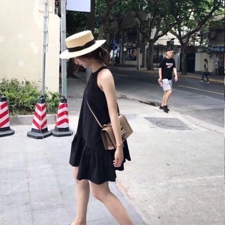Đầm cổ yếm đuôi cá