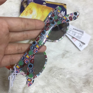 Kính HM xuất bé trai