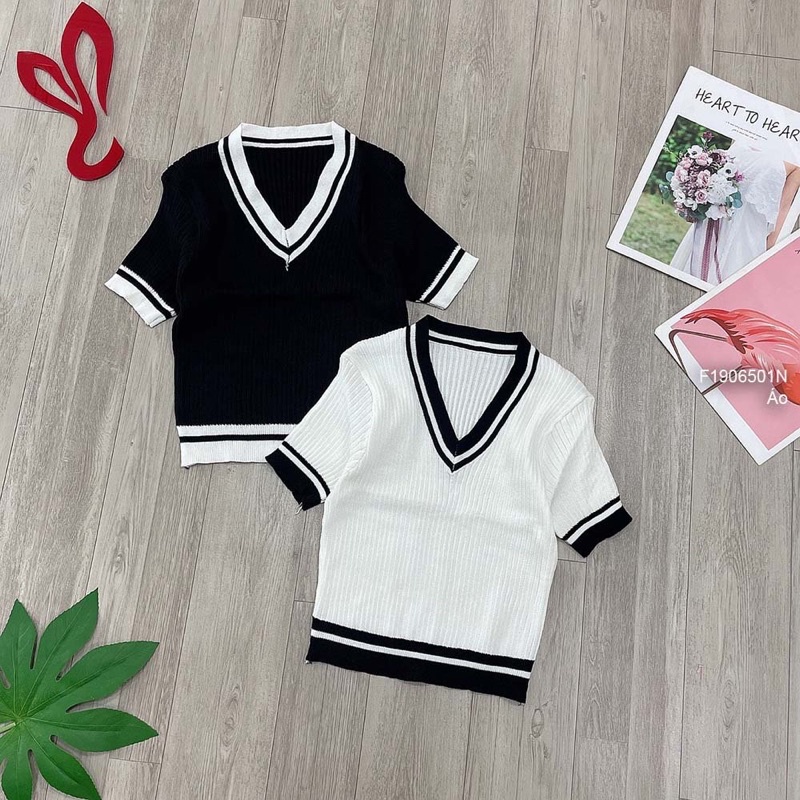 Áo len cổ tim phối viền