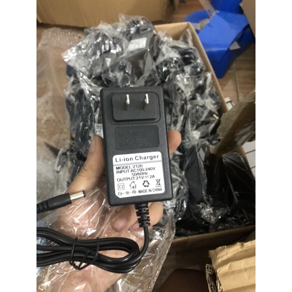 Sạc pin lion 5s 18volt giá rẻ