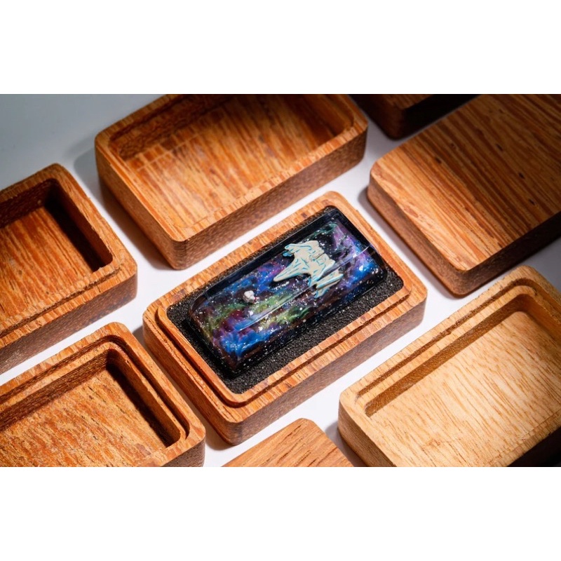 Nút bàn phím cơ phi hành gia + tàu vũ trụ.Keycap resin galaxy.Keycap Artisan