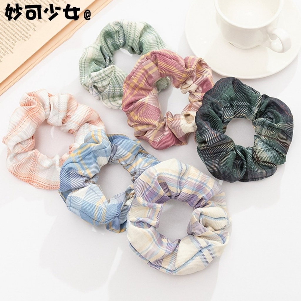 Dây buộc tóc dễ thương kẻ ngang đơn giản