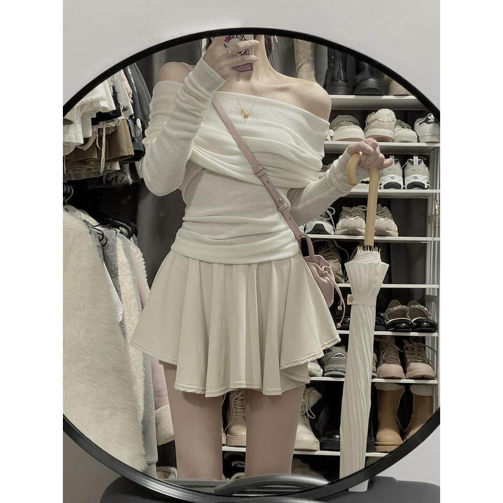 Bộ Áo Dệt Kim Cổ Cao Mềm Mại  Chân Váy Ngắn Thời Trang Xinh Xắn 61444