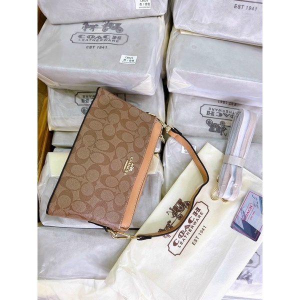 Túi Coach kẹp nách siêu hot