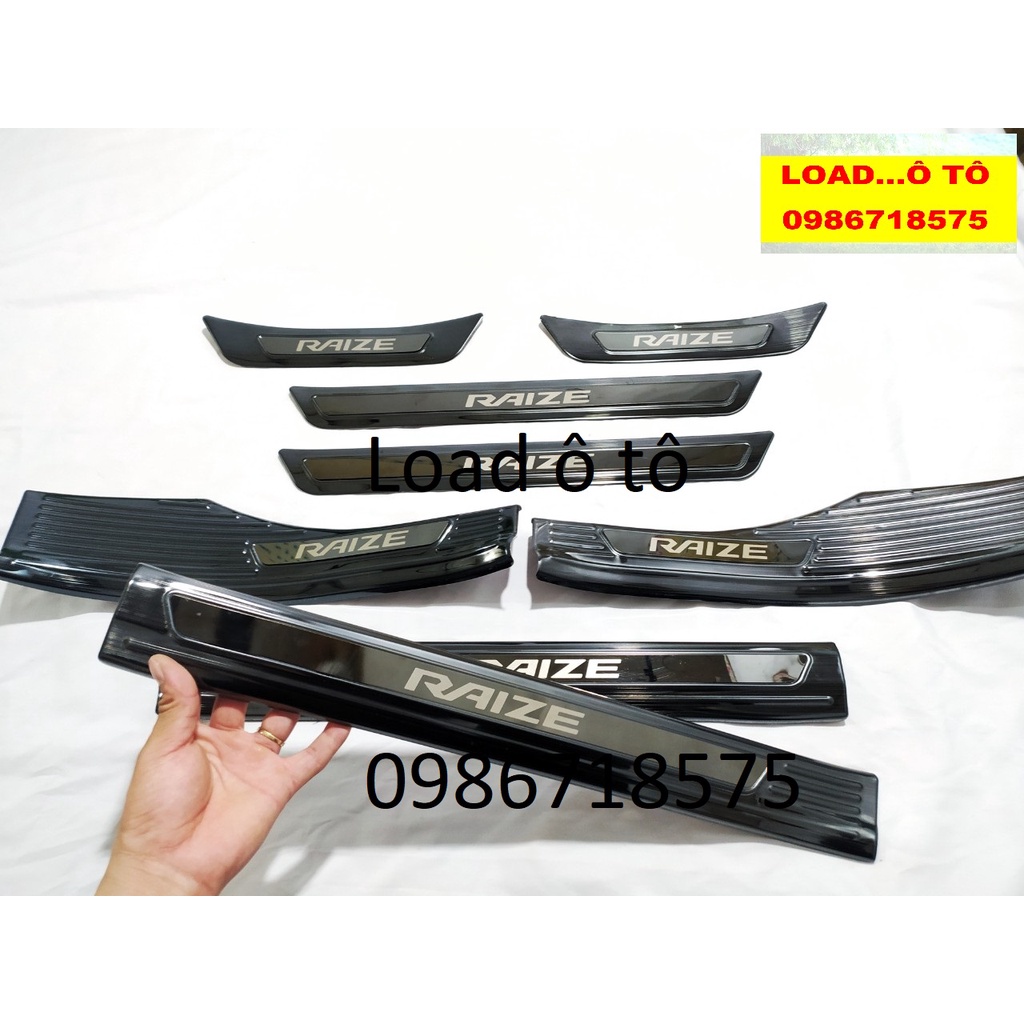 Ốp Bậc Chân, Nẹp Bước Chân Titan Xe Toyota Raize 2022-2021 Mẫu Titan Cao Cấp