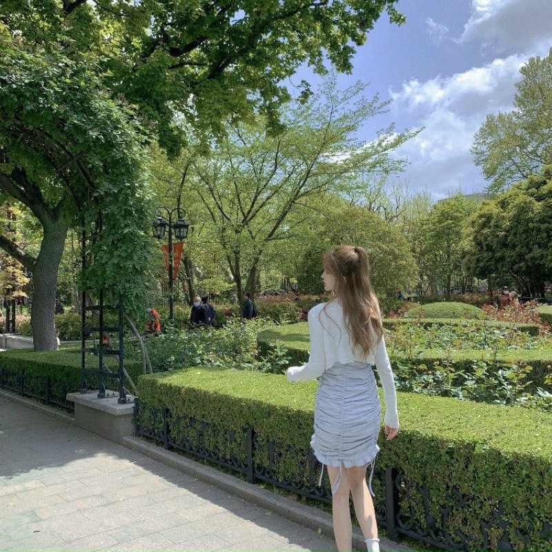 [Mã SKAMSALEP6 giảm 10% tối đa 100K đơn 150K] Set đầm xanh 2 dây nhún thân lai bèo kèm áo khoác trắng | BigBuy360 - bigbuy360.vn