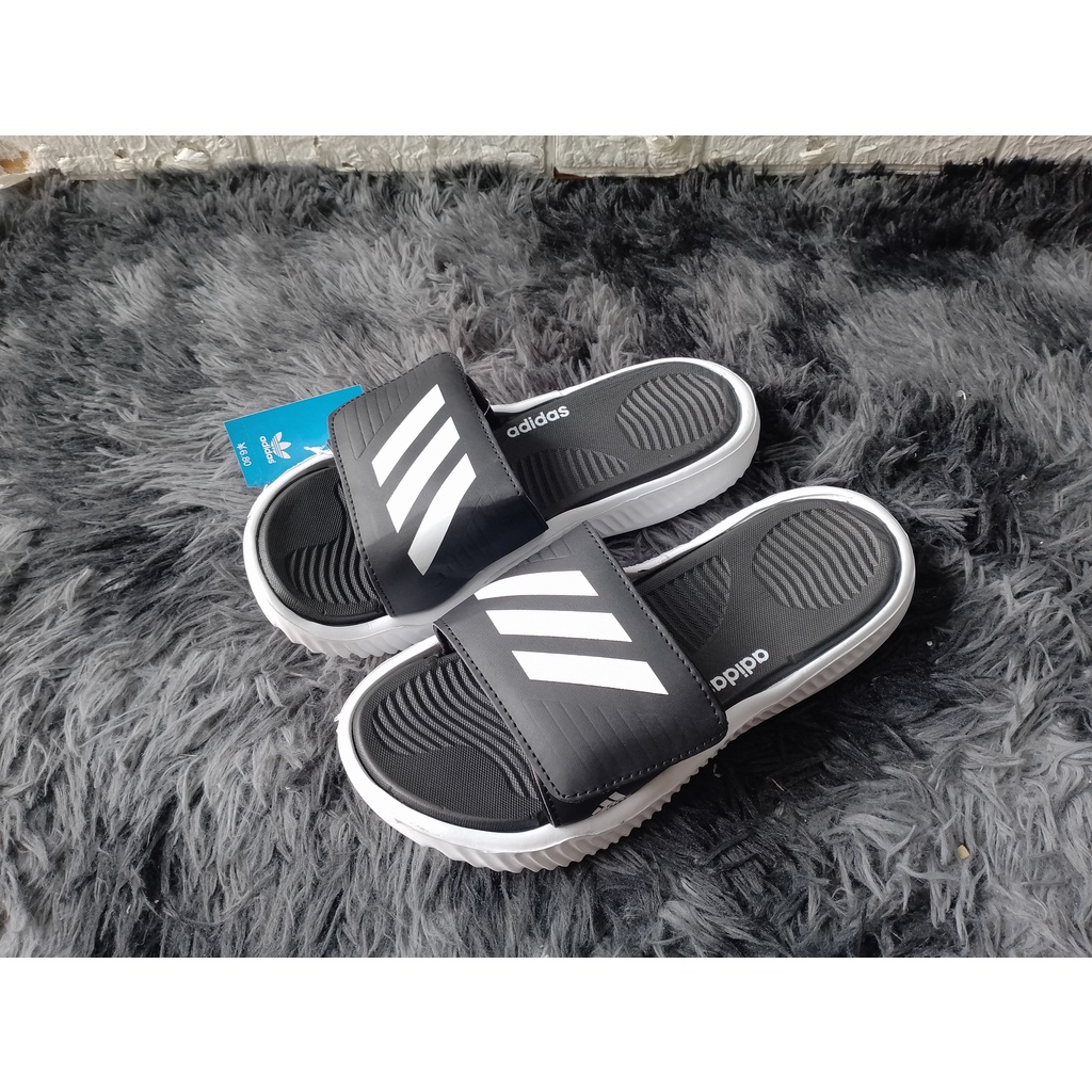 Dép Alphabounce QC 2 màu đen trắng