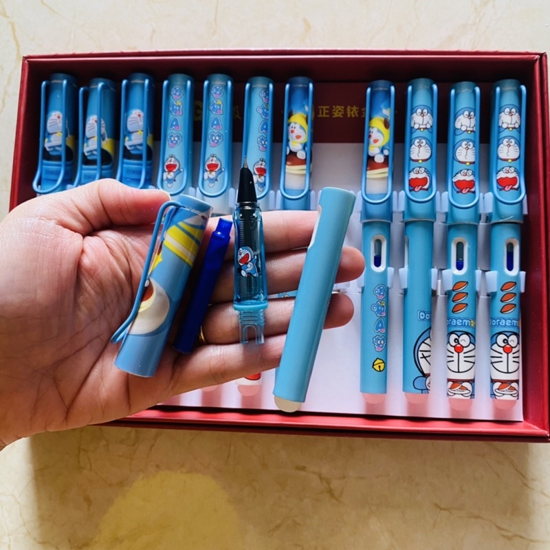 Bút Máy Xoá Được Hình Doremon Đủ màu