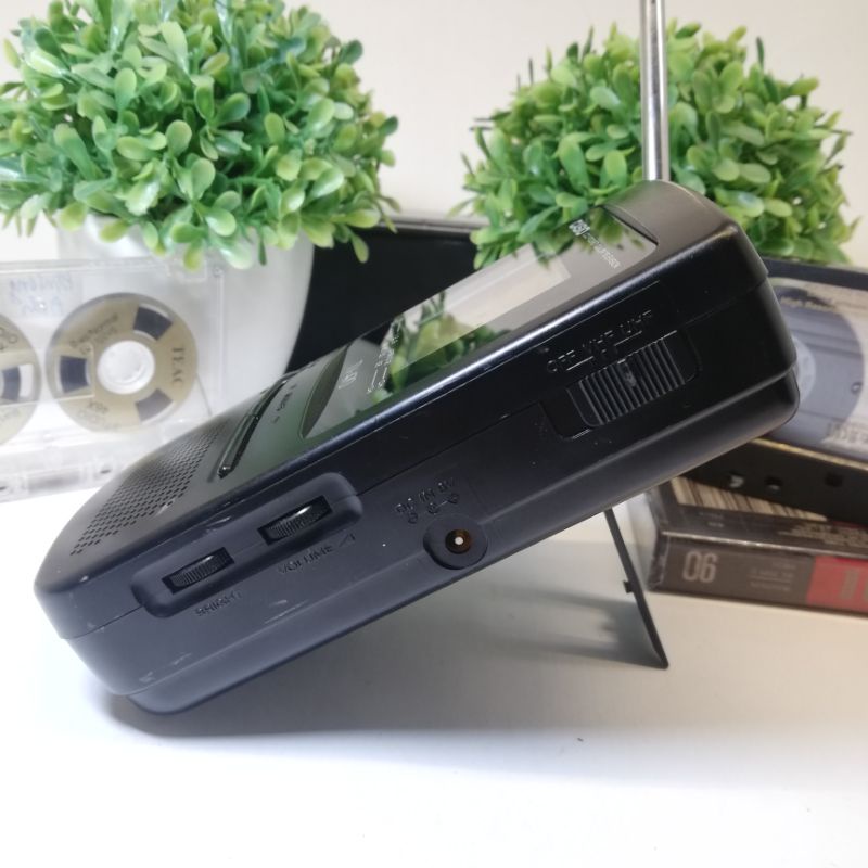 Tivi màu mini cầm tay Casio TV-470 còn hoạt động tốt tất cả các chức năng hàng nội địa Nhật | BigBuy360 - bigbuy360.vn