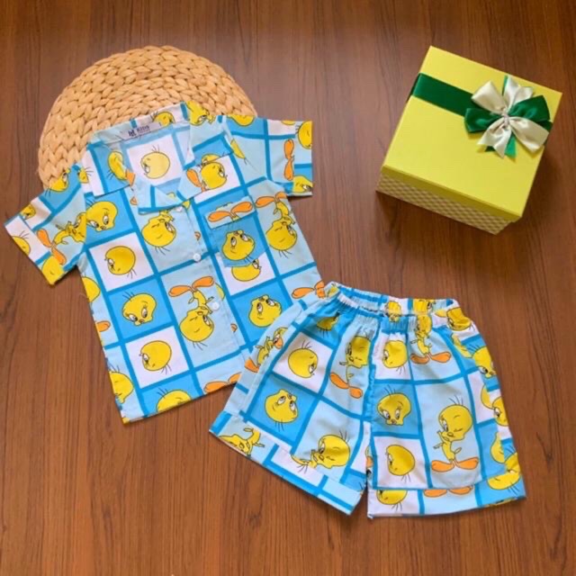 Bộ Pijama vải Kate thái tay ngắn quần đùi nhiều họa tiết cho bé trai (12-30kg)