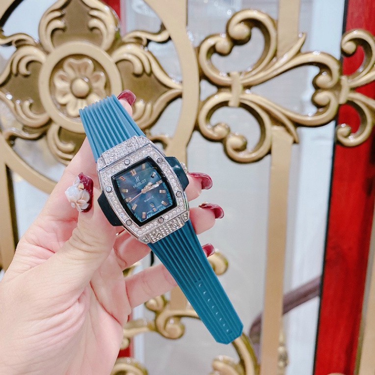 Đồng Hồ Nữ Đeo Tay Hublot, Đồng Hồ Thời Trang Nữ Đính Đá Dây Cao Su Silicon Mặt Chữ Nhật Viền Kim Loại | BigBuy360 - bigbuy360.vn