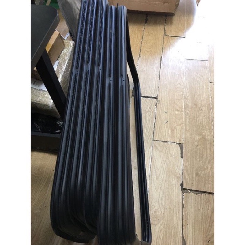 Khung kính cửa lùa Suzuki Carry