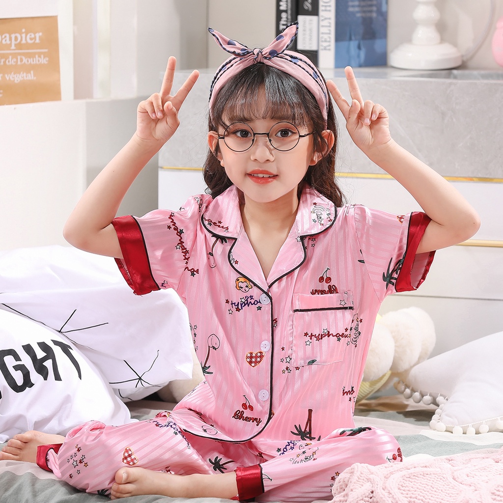 Bộ Đồ Ngủ Tay Ngắn In Họa Tiết Hoạt Hình Dễ Thương Cho Bé
