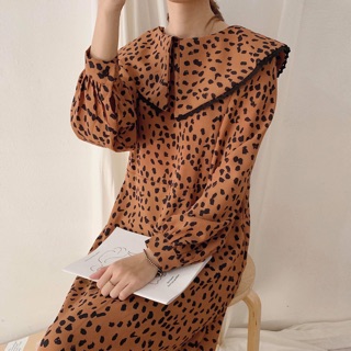 Váy liền cổ bèo đốm