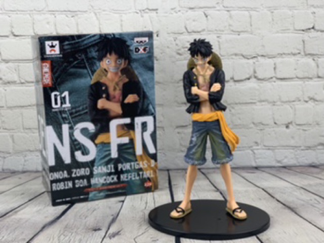Mô hình - Luffy 18cm Red - figure Onepiece