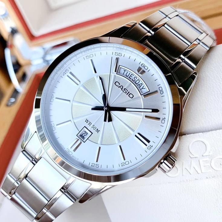 Đồng hồ Nam chính hãng Casio Standard MTP-1381D-7AVDF-Máy Pin Quartz-Dây kim loại thép không gỉ-Lịch ngày thứ-Size 40mm