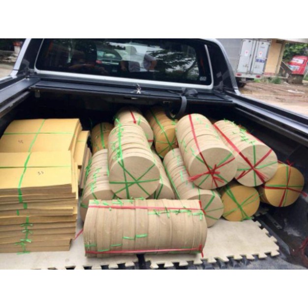 Giấy lót lồng chim Khuyên đường kính 21cm, trọng lượng 1kg.