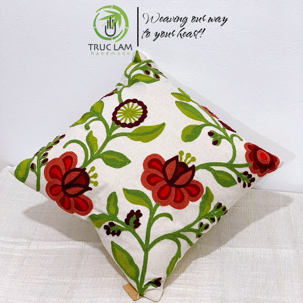 Gối/Vỏ Gối Vuông Tựa Lưng Sofa (45x45) Trang Trí Phòng Vải Linen Thêu Thủ Công Hình Hoa Đỏ Có Nhụy - Trúc Lâm Handmade