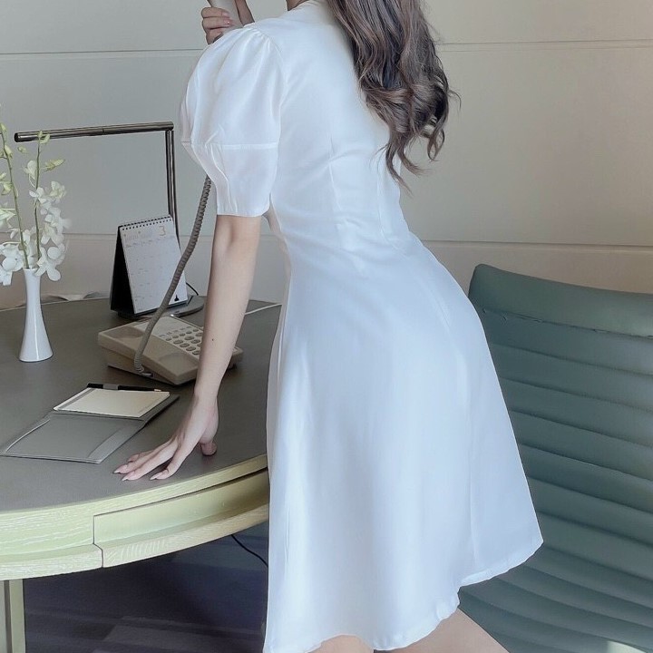 Gom Dress. Đầm may cách điệu, nền thêu tỉ mỉ