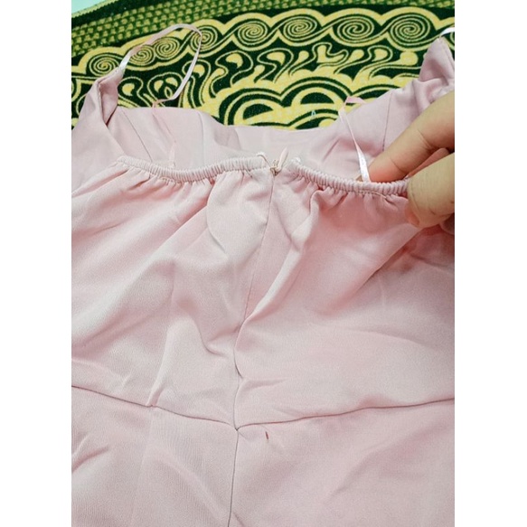 Đầm body 2 dây cup ngực chéo tà có mút và lót quần màu hồng - Jumpsuit ngắn