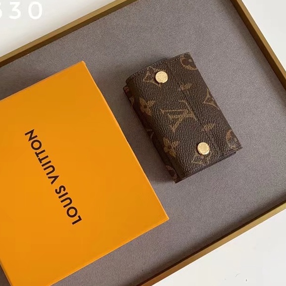Sẵn sàng giao hàng Ví ngắn nữ Louis Vuitton LV mới có hộp M67630