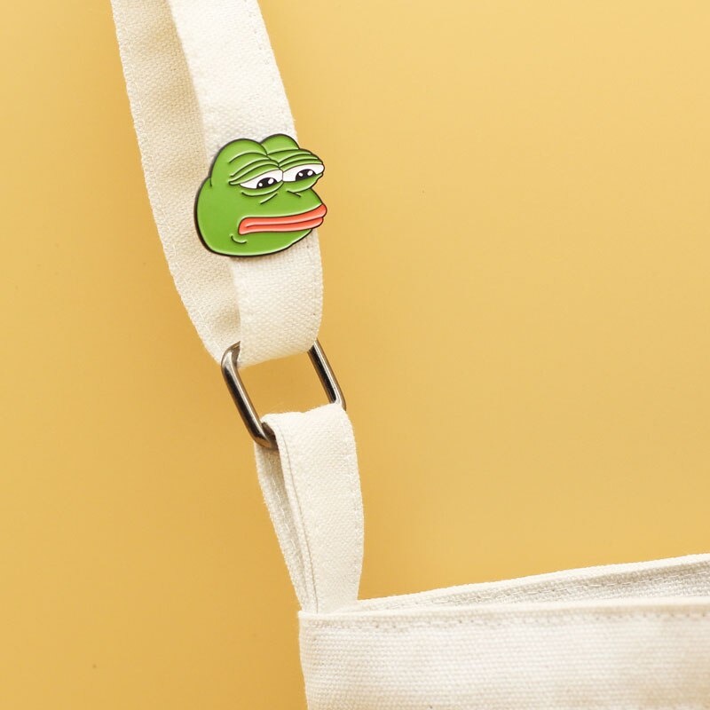 Pin cài áo meme hình chú ếch xanh vozer hay dùng comment dạo - GC213
