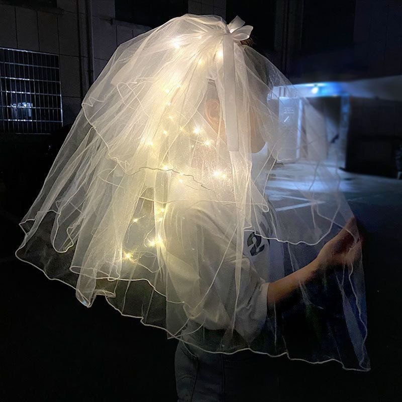 Khăn voan trùm tóc cô dâu đính hạt đèn led lấp lánh