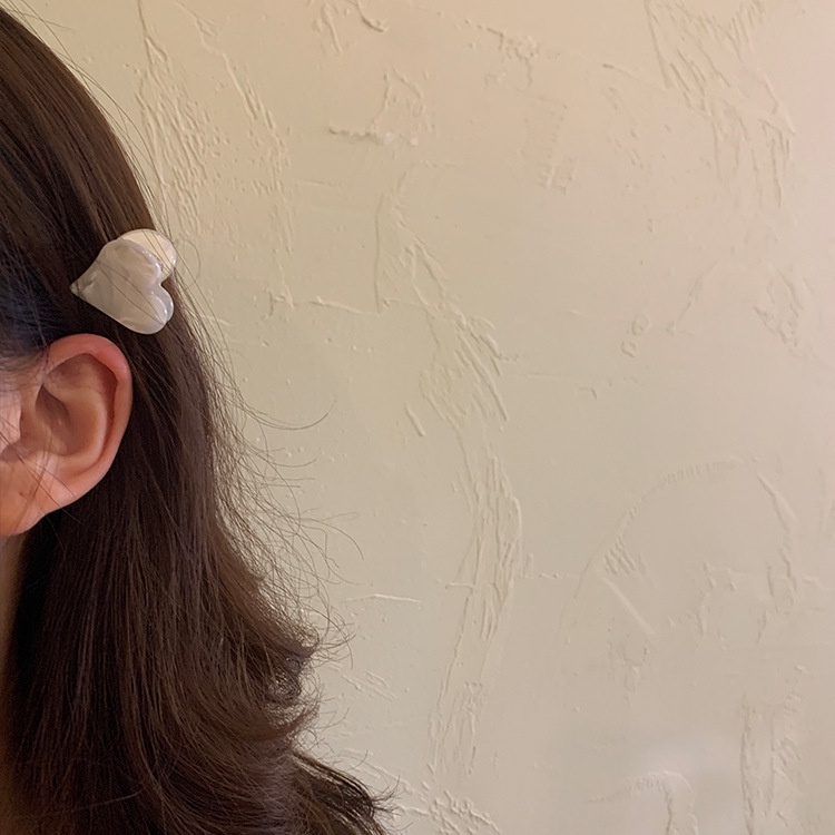 Set 2 Kẹp Tóc Hình Trái Tim Họa Tiết Cẩm Thạch / Trái Tim Đơn Giản Phong Cách Retro Cho Nữ