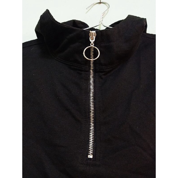 Áo hoodie crop top nữ secondhand màu đen