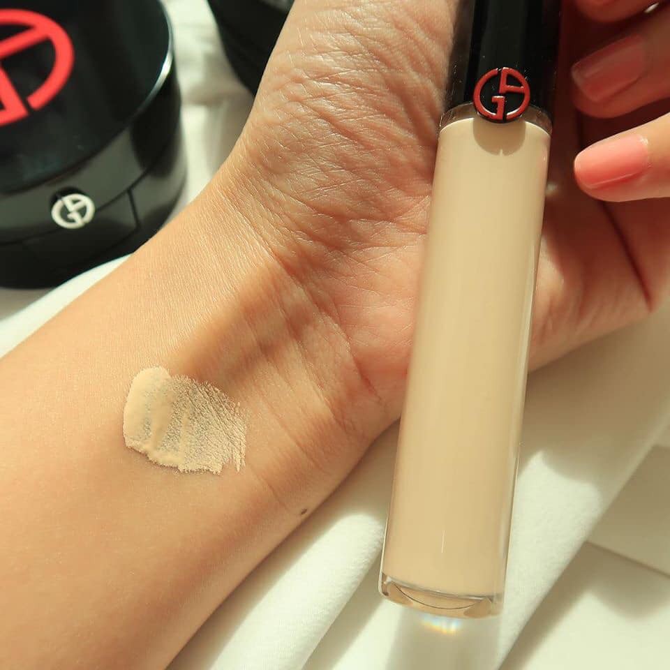 Che khuyết điểm Giorgio Armani Power Fabric Concealer