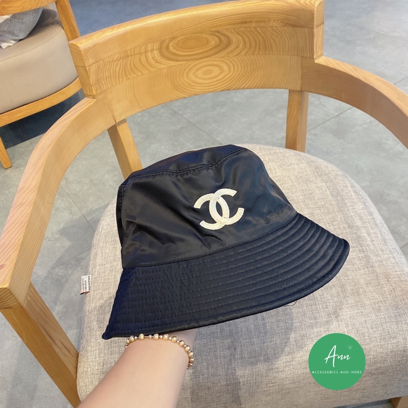 💥NEW💥Mũ Bucket Chanel thêu logo nổi, chất liệu vải gió cao cấp, màu đen, hàng super full tag code